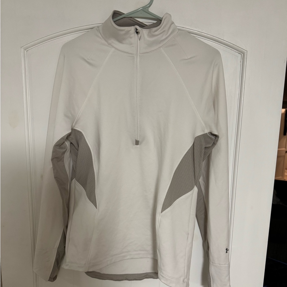 Under Armour Womens HeatGear pullover top